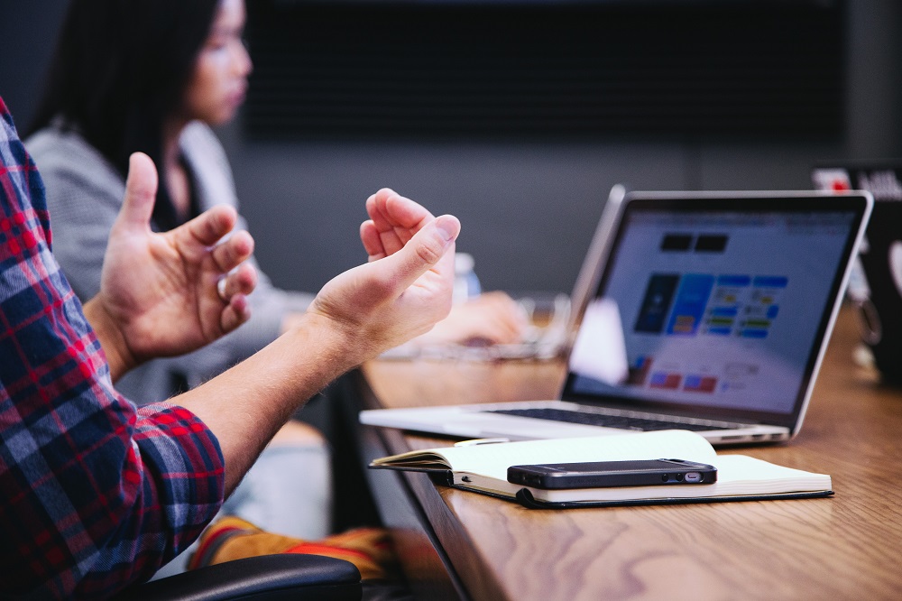 expressive hands-5QgIuuBxKwM-unsplash