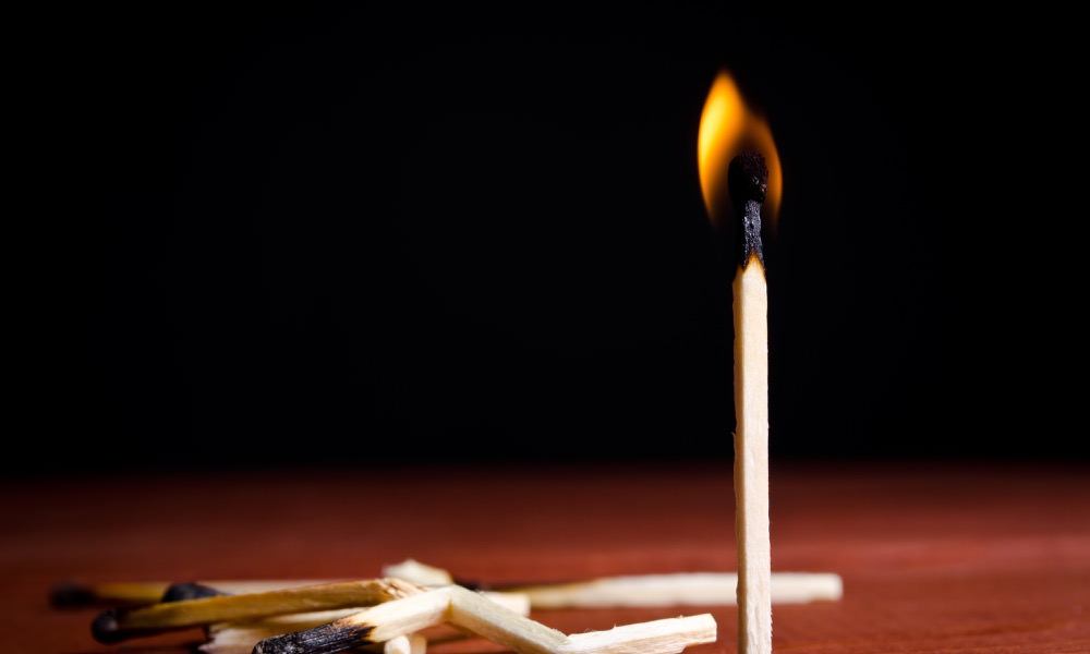 47 – Executive burnout- Do you know how to spot the signs_ – color 2000x1200_1000x600 (1)